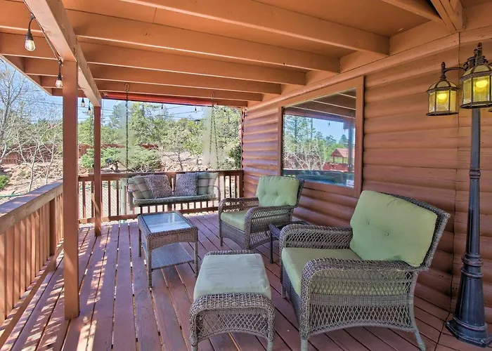 Cozy Escape With Yard Hike, Sightsee And Explore! Holiday home