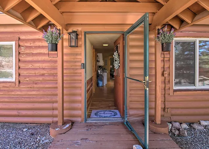 Cozy Escape With Yard Hike, Sightsee And Explore! Holiday home *